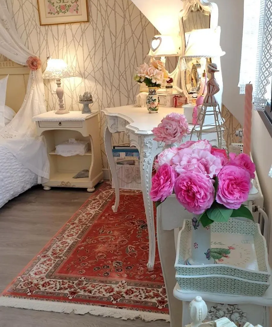Marie La Fee Endormie, 'Breizh Brunch' & Balneo Bed and Breakfast Muzillac 0*,